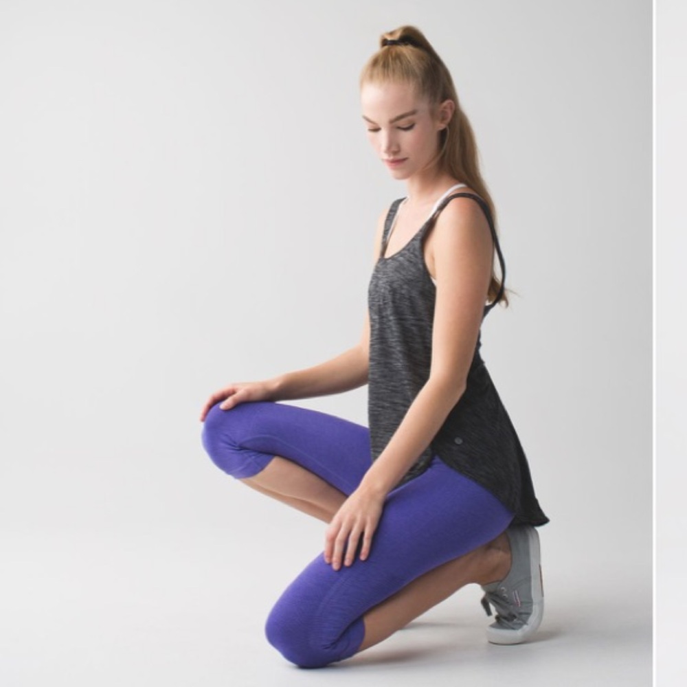 Lululemon In The Flow Crop II
Heathered Iris Flower size 4